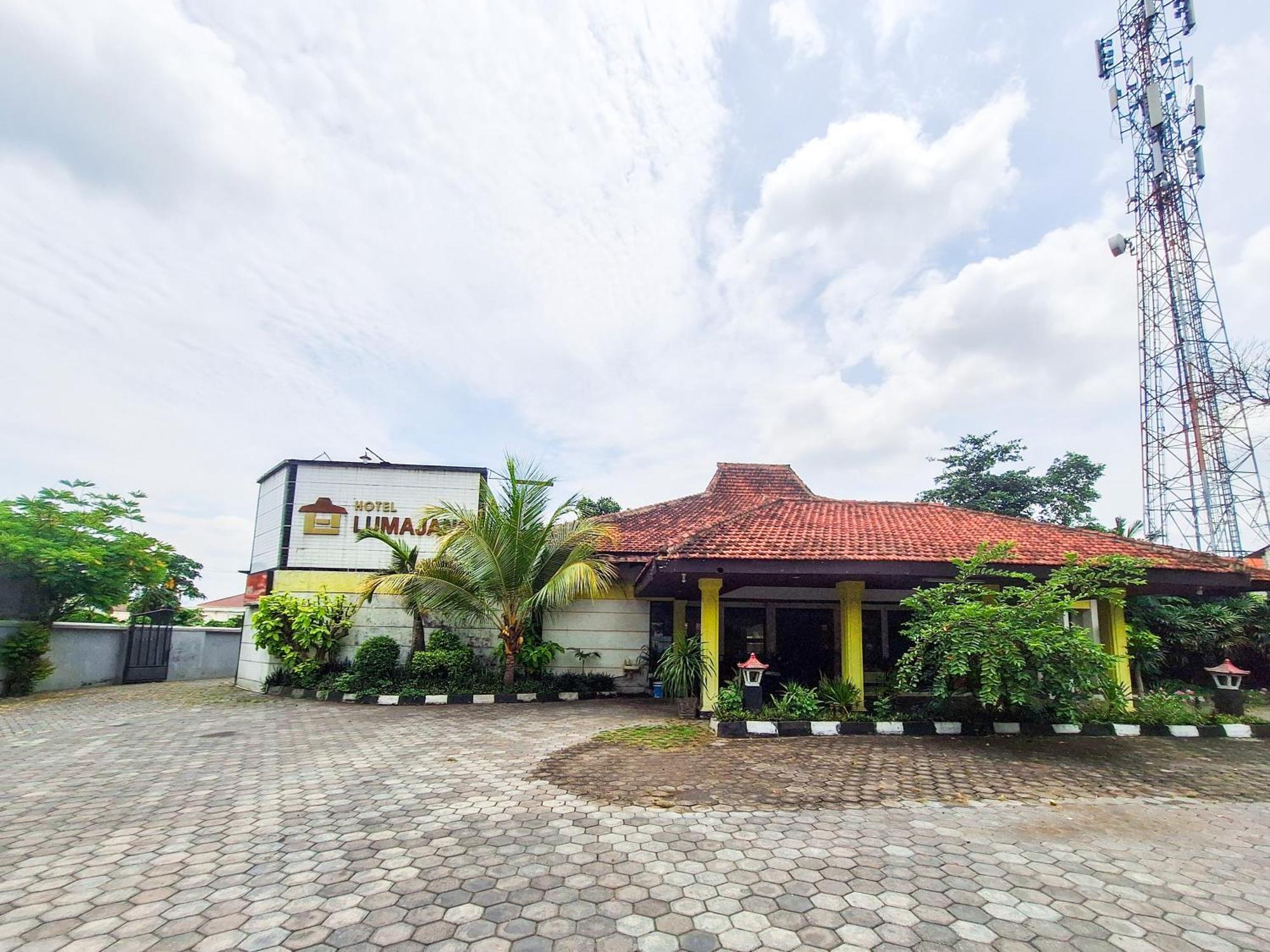 Reddoorz Near Stadion Semeru Lumajang Jawa Timur Luaran gambar