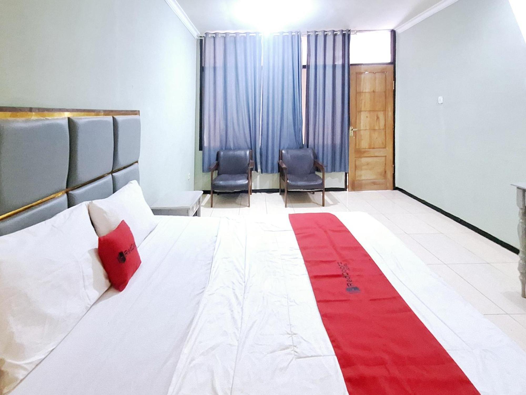 Reddoorz Near Stadion Semeru Lumajang Jawa Timur Luaran gambar