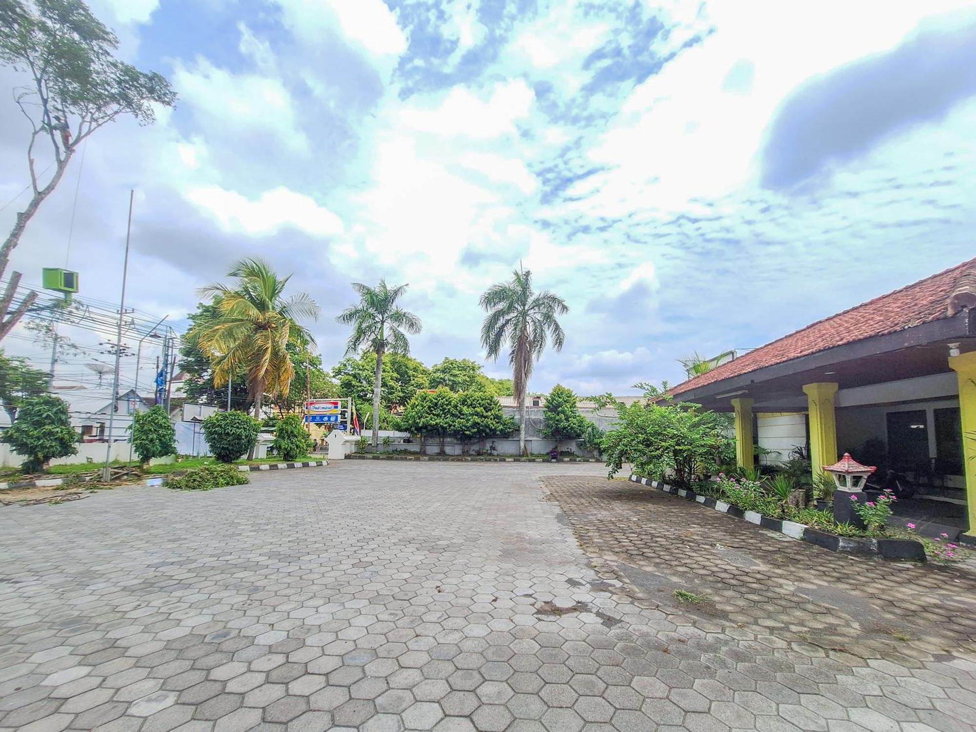 Reddoorz Near Stadion Semeru Lumajang Jawa Timur Luaran gambar